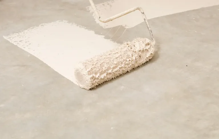 Így varázsolhatsz a kopott betonból új padlót – a betonfesték csodákra képes!